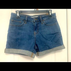 VANS womens boyfriend cuff shorts.
